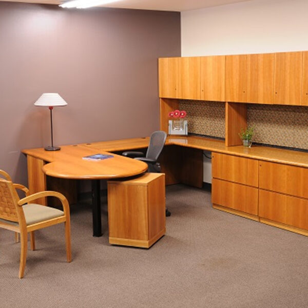 What to Consider When Buying Pre-Owned Office Desk in Houston